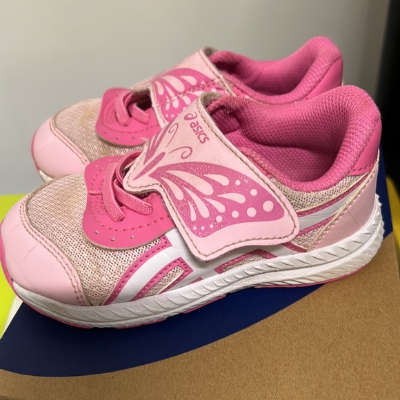 Asics Girls Tennis Shoes. - Picture 3 of 5